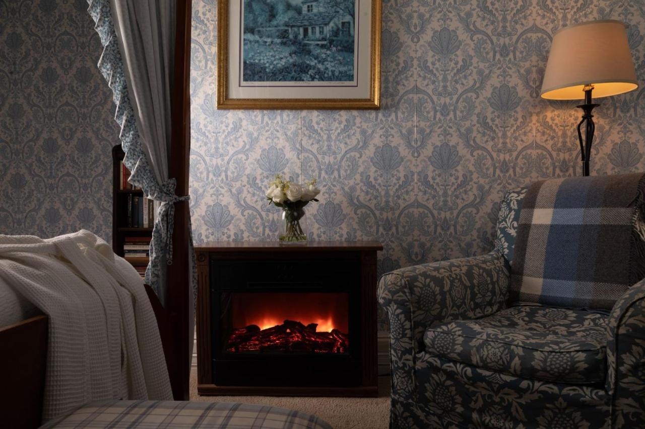 | Harbor Knoll Bed and Breakfast