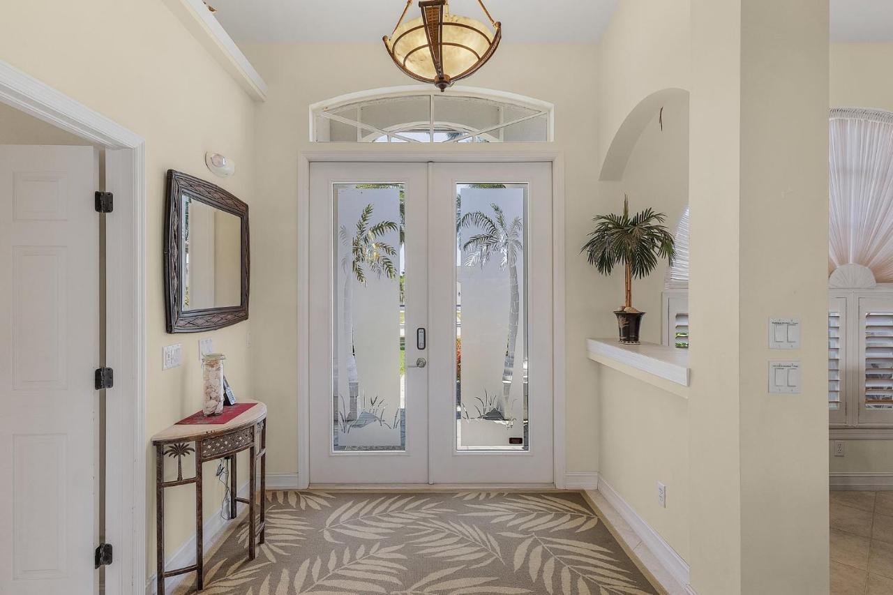 | Waterfront Villa ID2621