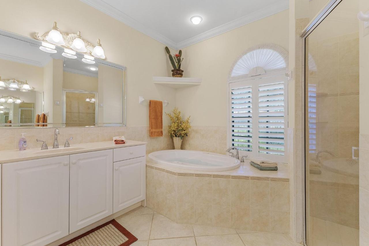 | Waterfront Villa ID2621