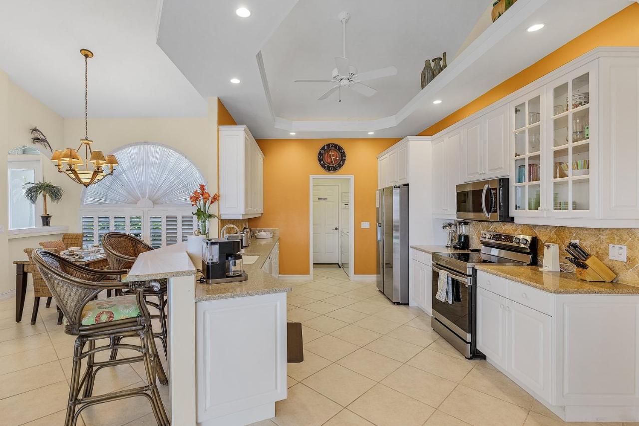 | Waterfront Villa ID2621