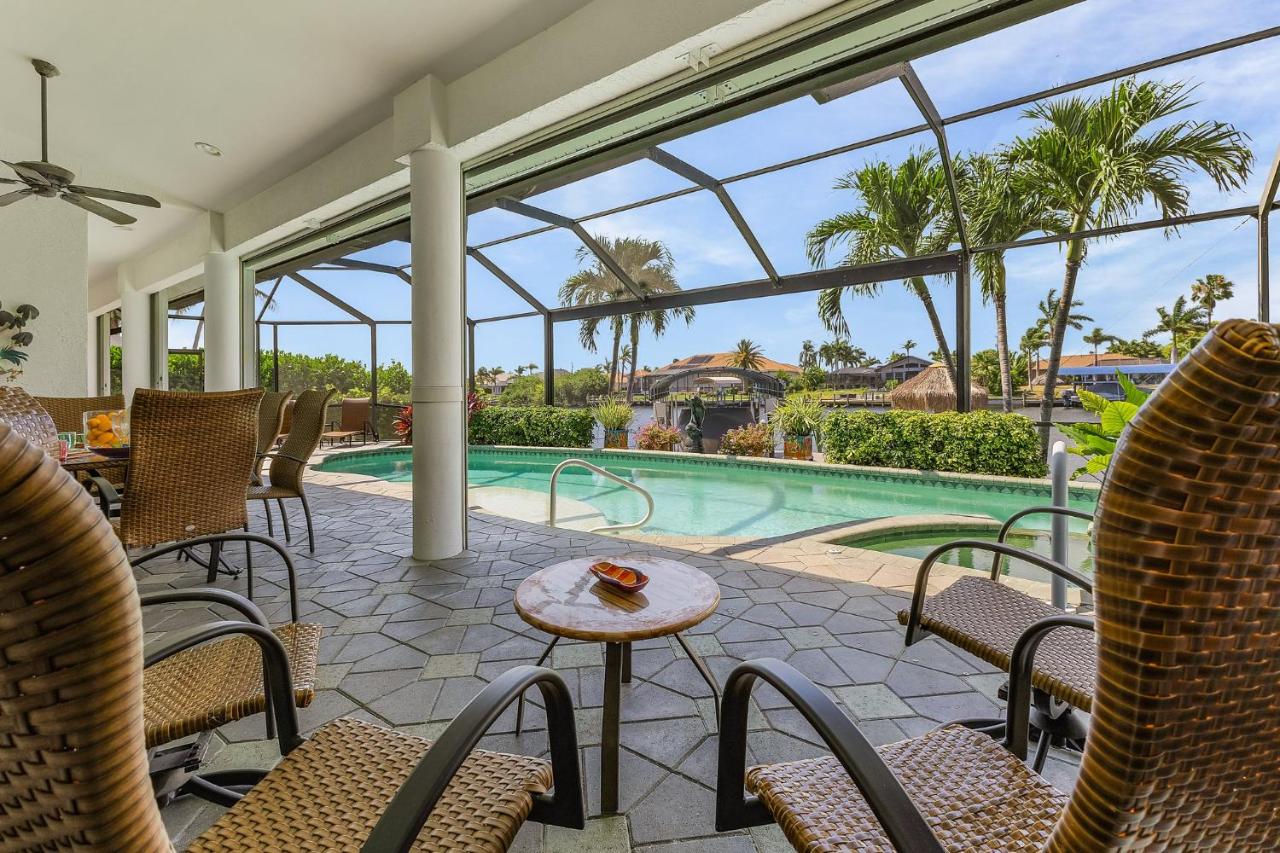 | Waterfront Villa ID2621
