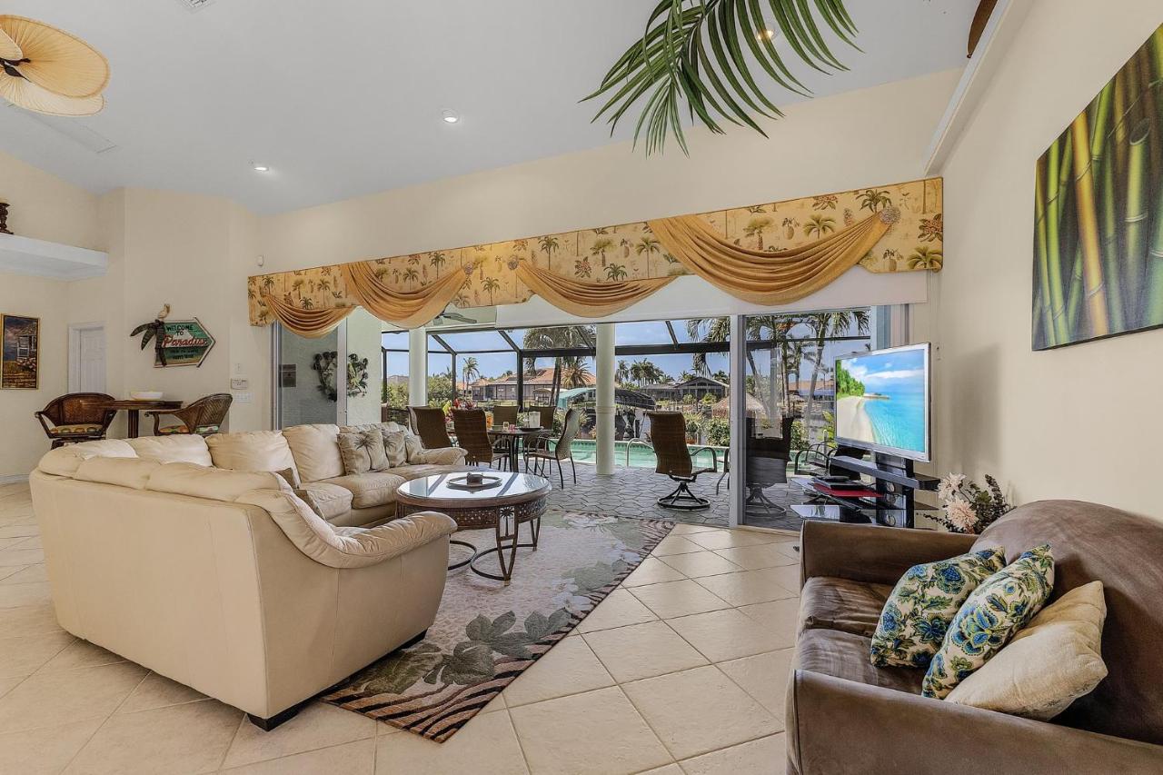 | Waterfront Villa ID2621