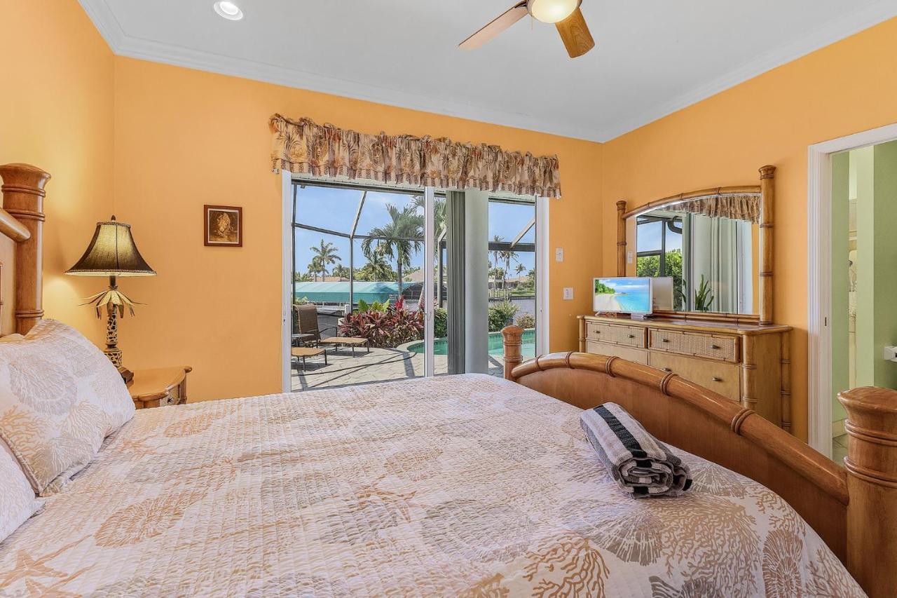 | Waterfront Villa ID2621