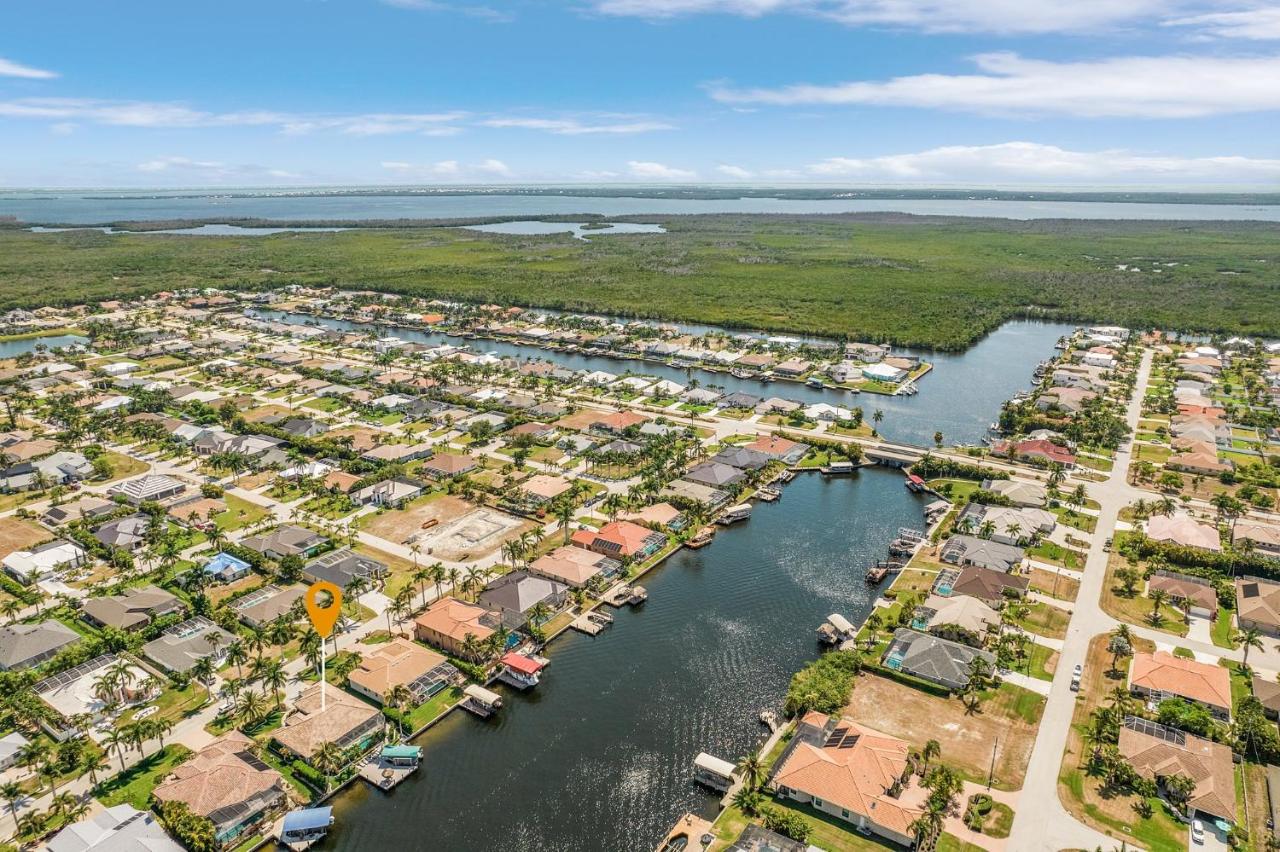 | Waterfront Villa ID2621