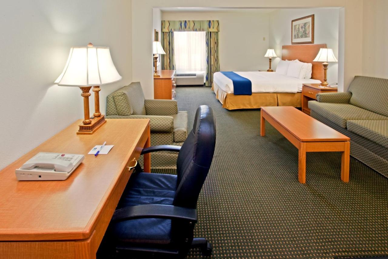| Holiday Inn Express Hotel & Suites Columbus, an IHG Hotel