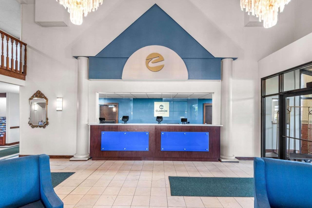 | Clarion Inn & Suites Northwest