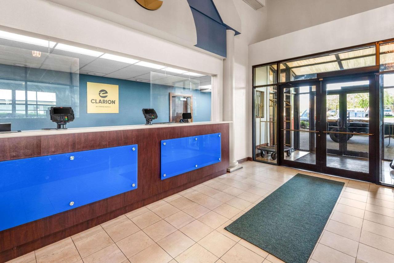 | Clarion Inn & Suites Northwest