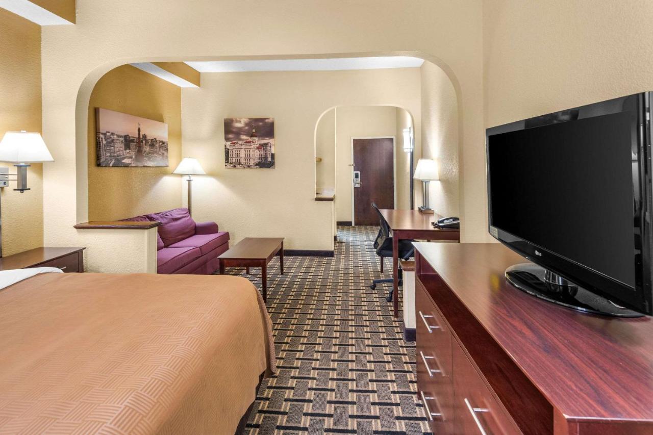 | Clarion Inn & Suites Northwest