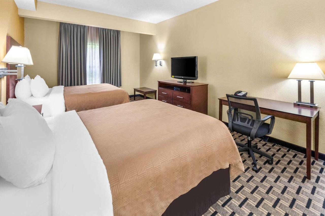 | Clarion Inn & Suites Northwest