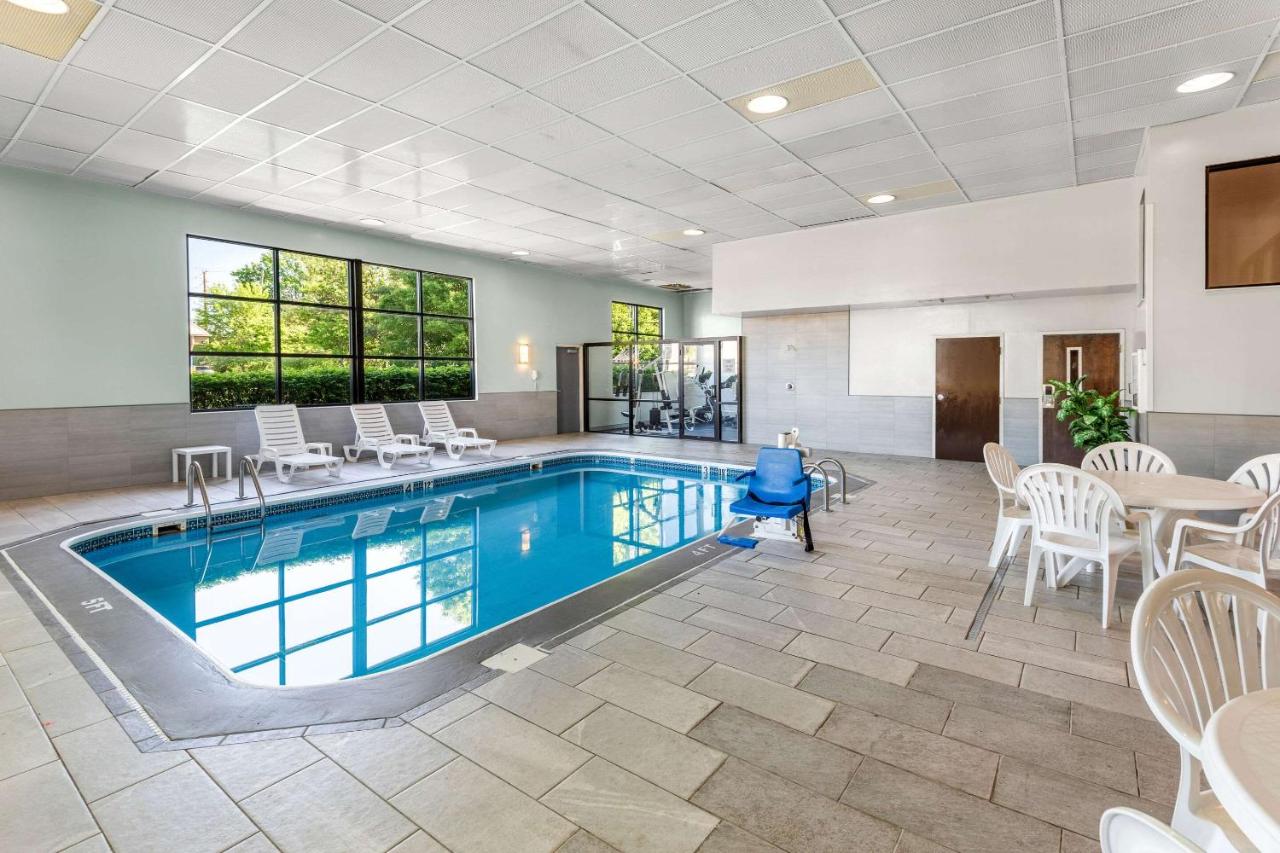 | Clarion Inn & Suites Northwest
