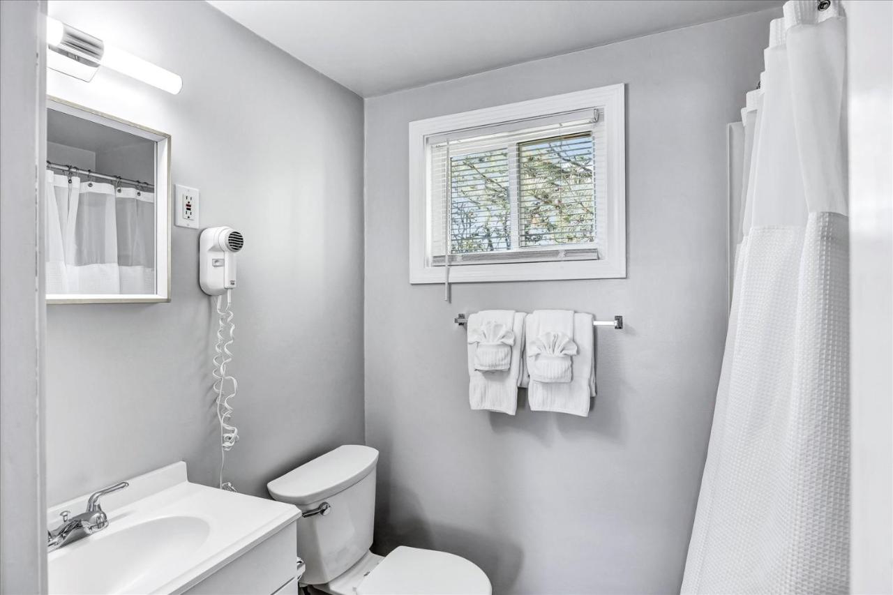  | Ocean Breeze Motel