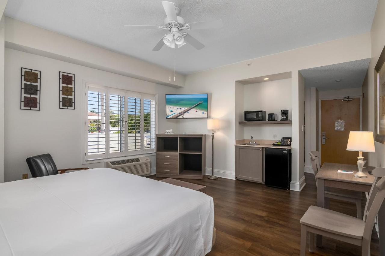 | Naples Park Central Hotel