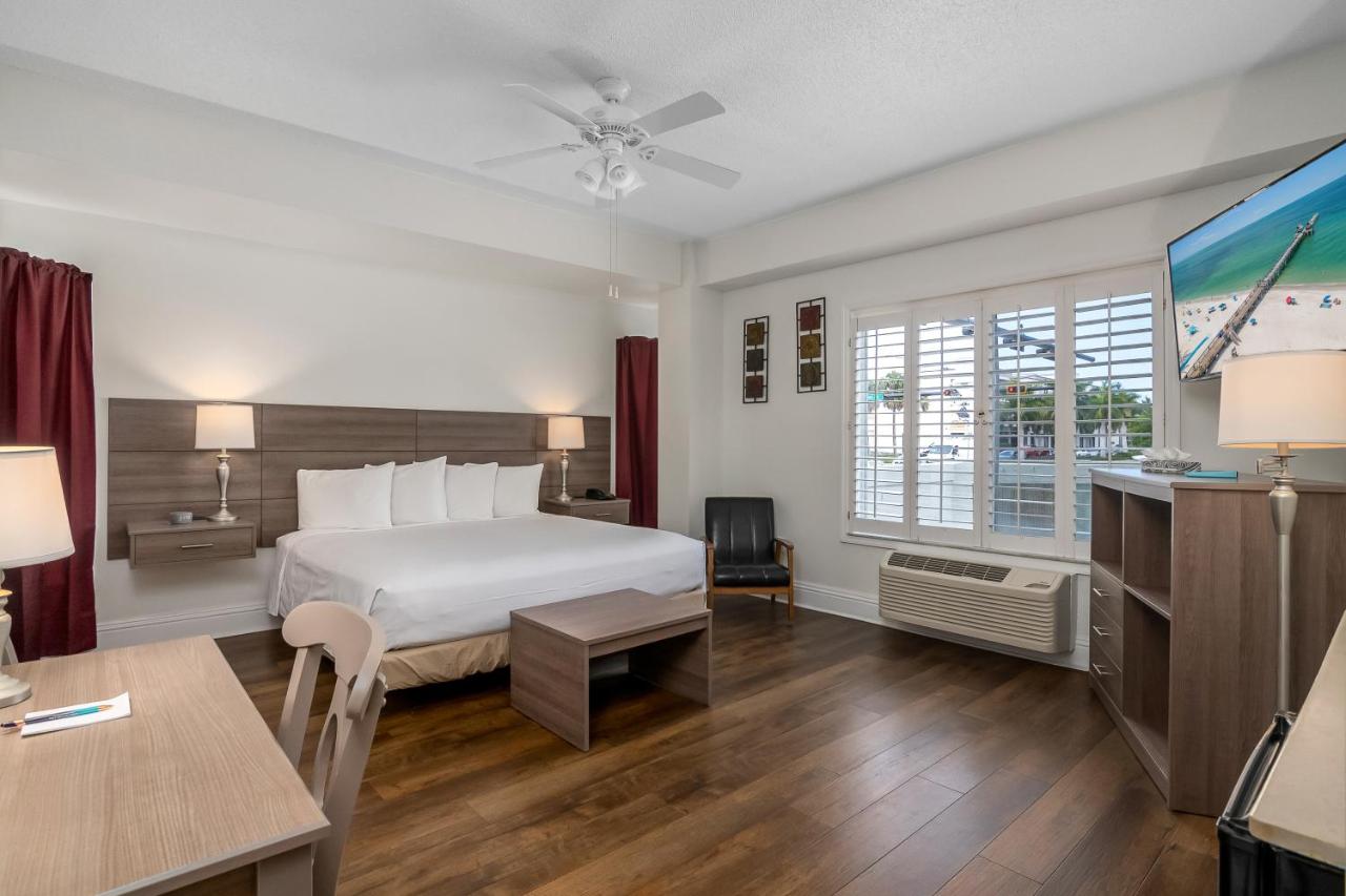 King Room at Naples Park Central Hotel