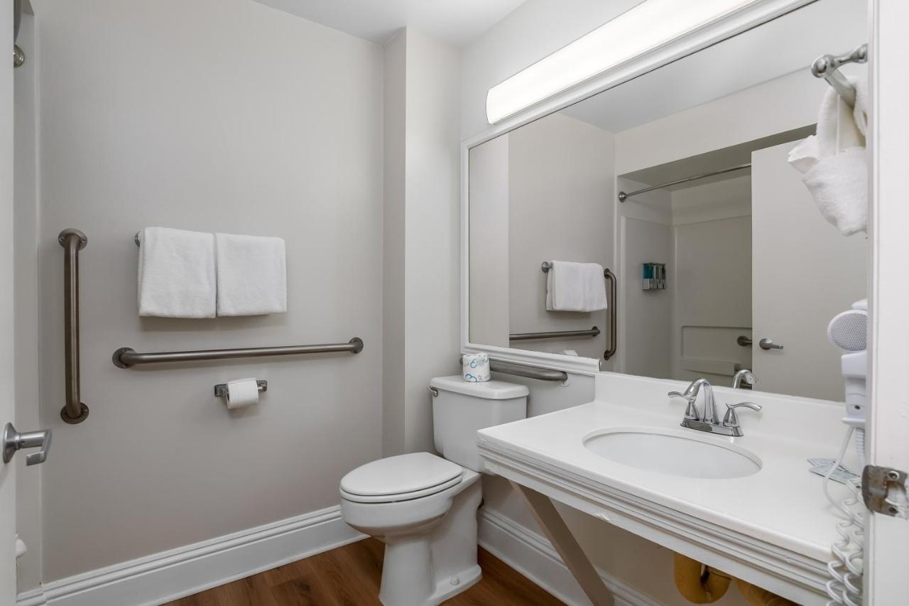 King Suite at Naples Park Central Hotel