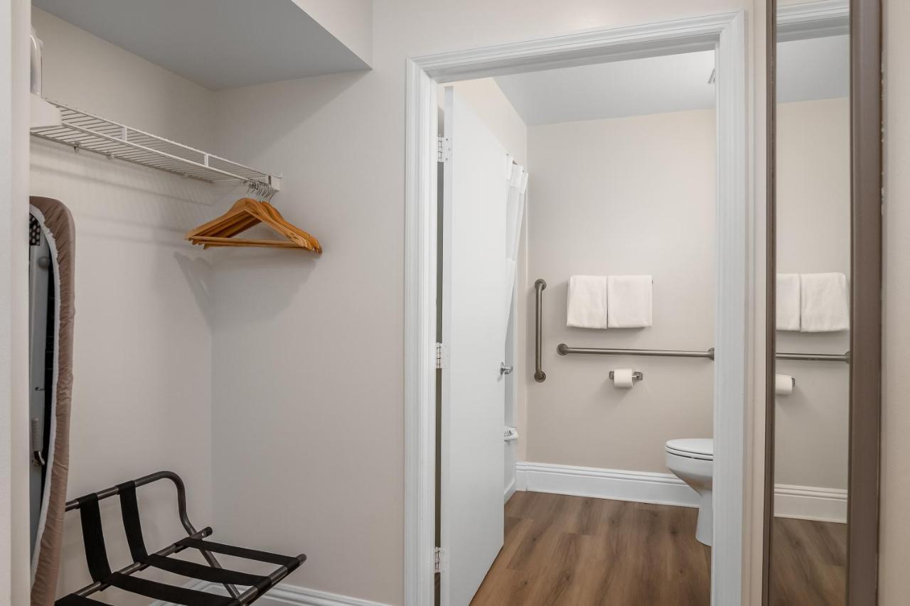 King Suite at Naples Park Central Hotel