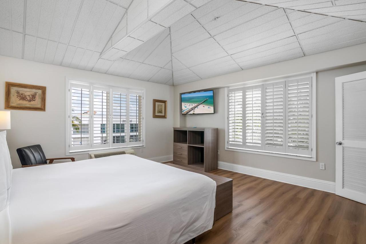  | Naples Park Central Hotel