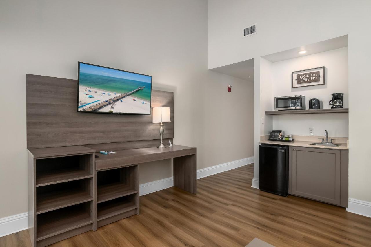 | Naples Park Central Hotel