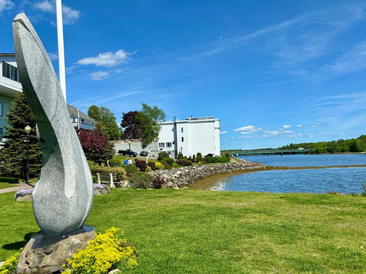 | Fort Knox Inn