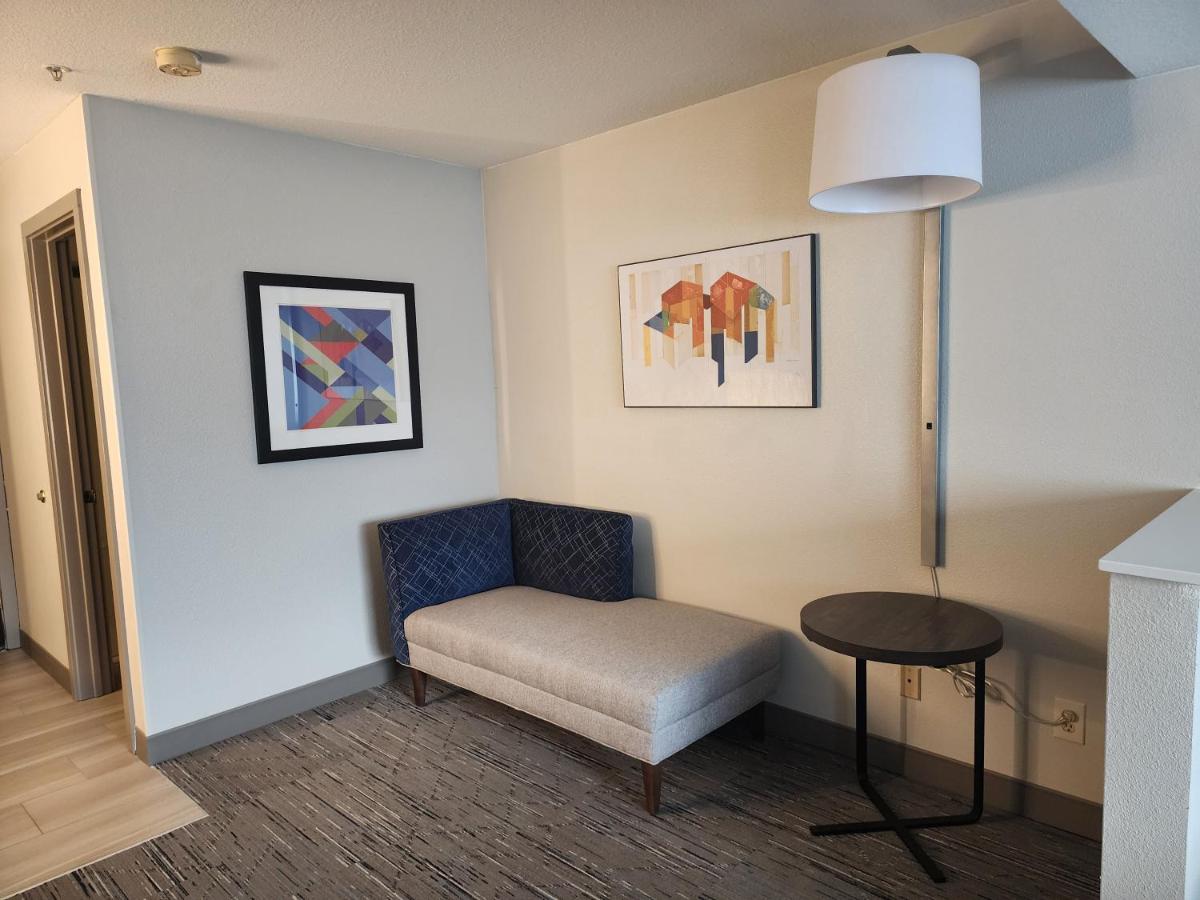 | Holiday Inn Express Portland East - Troutdale, an IHG Hotel