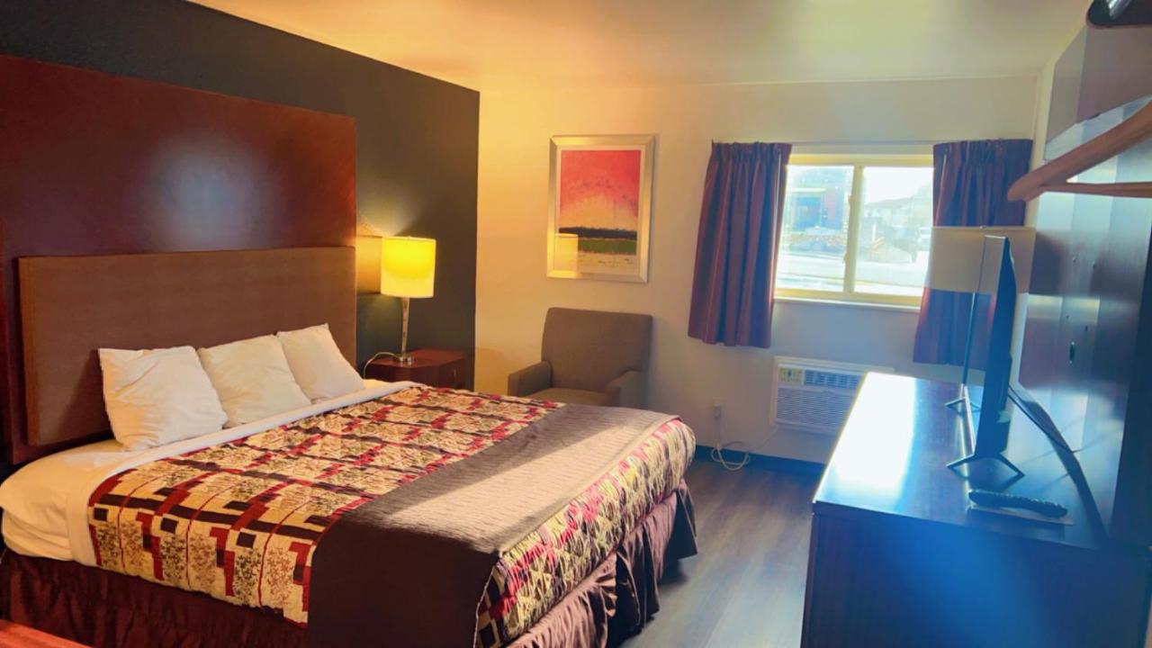 King Room with Sofa Bed - Non-Smoking at Rodeway Inn Rifle