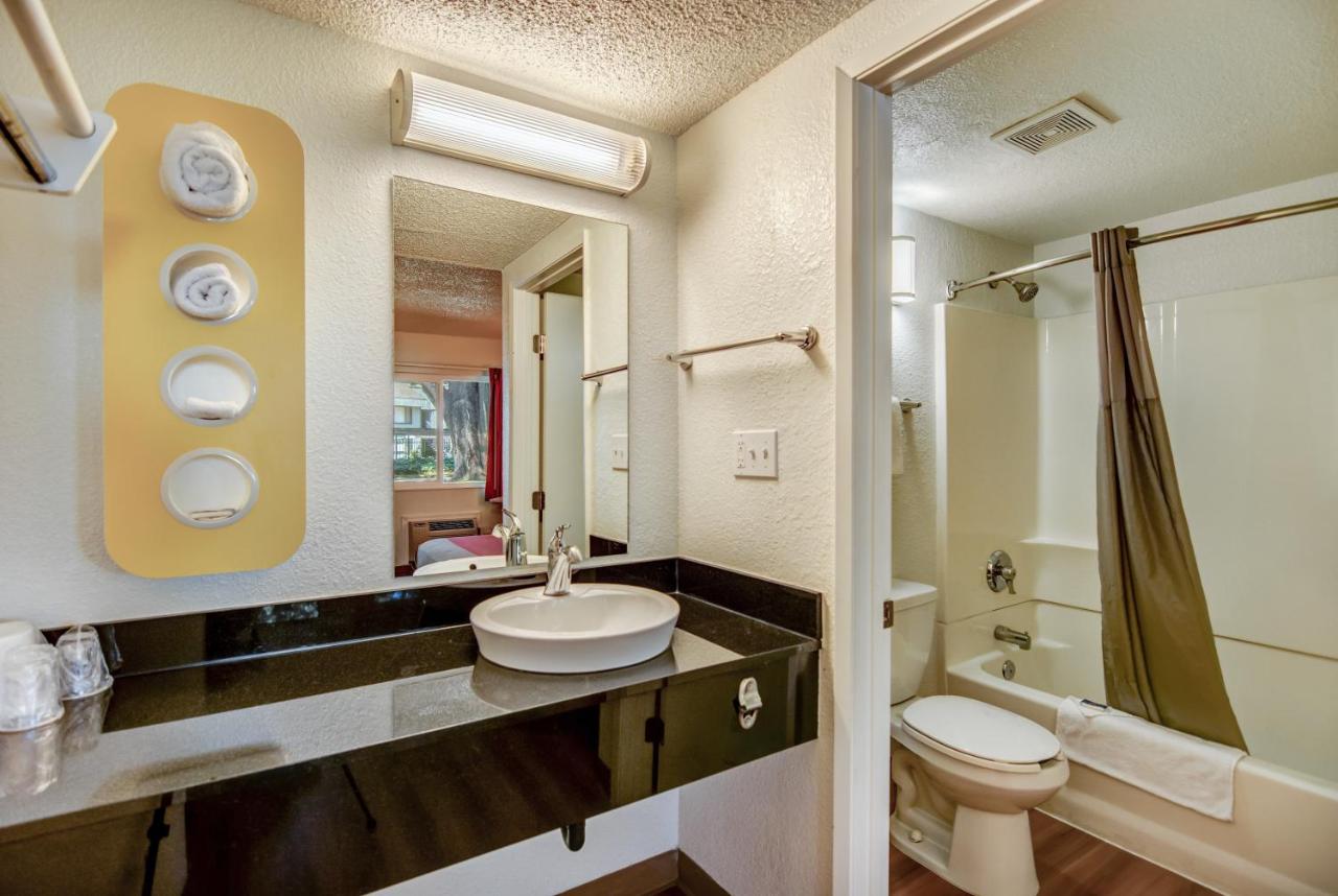 | Motel 6-Stockton, CA - North