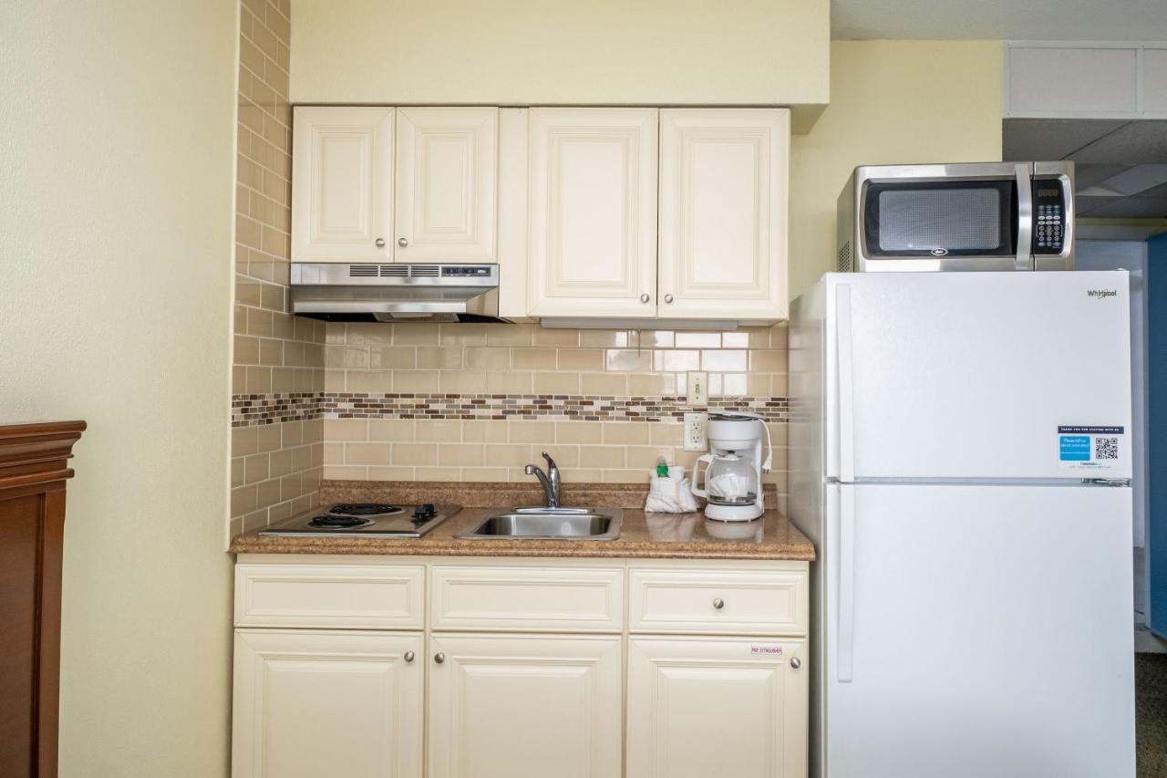 Oceanfront Studio at Nassau Inn Beachfront