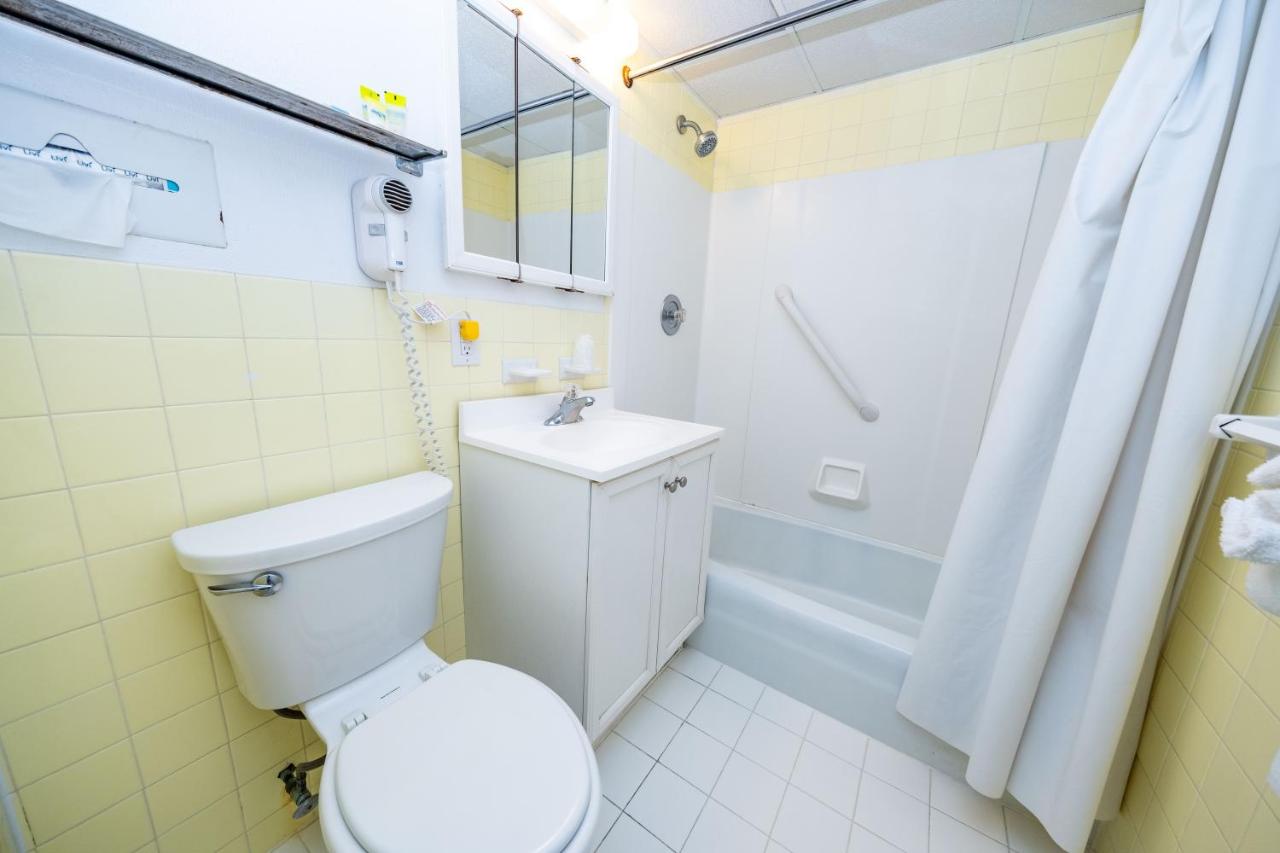 Oceanfront Studio at Nassau Inn Beachfront