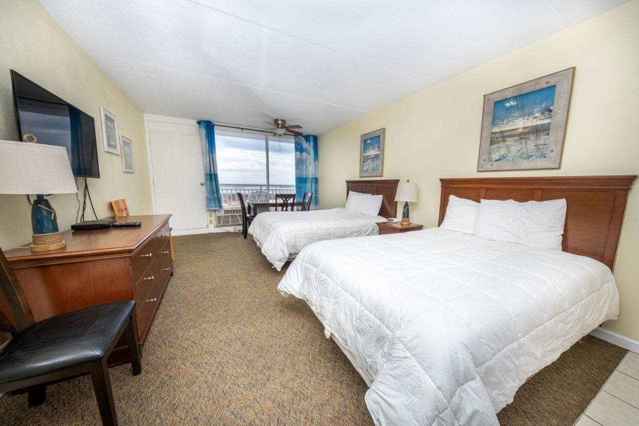 Oceanfront Studio at Nassau Inn Beachfront