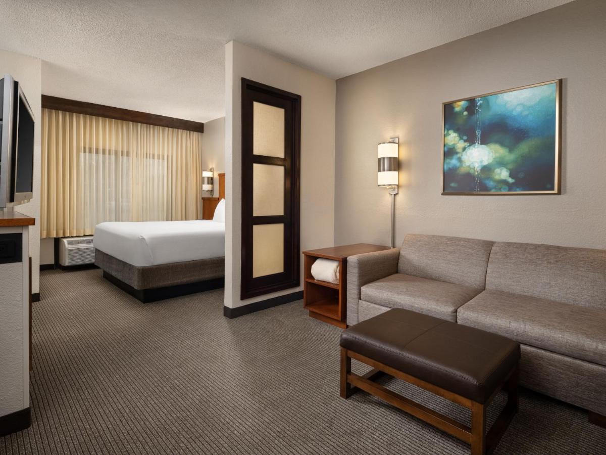 Guestroom 1 King at Hyatt Place Columbus Dublin