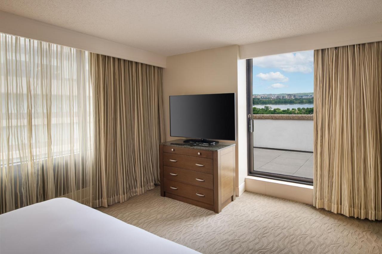 One-Bedroom King Suite - Hearing Access at DoubleTree by Hilton Washington DC - Crystal City