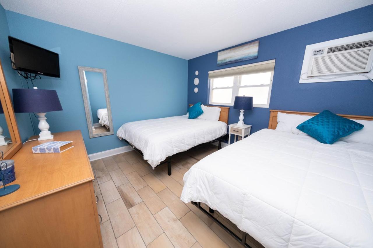 Suite with Pool View at Nassau Inn Beachfront