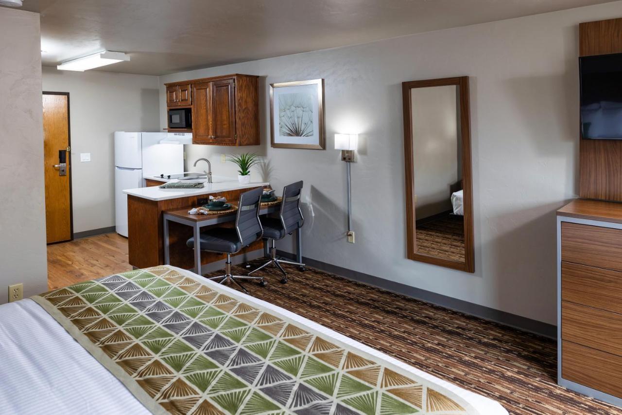 King Room at Extended Stay Airport