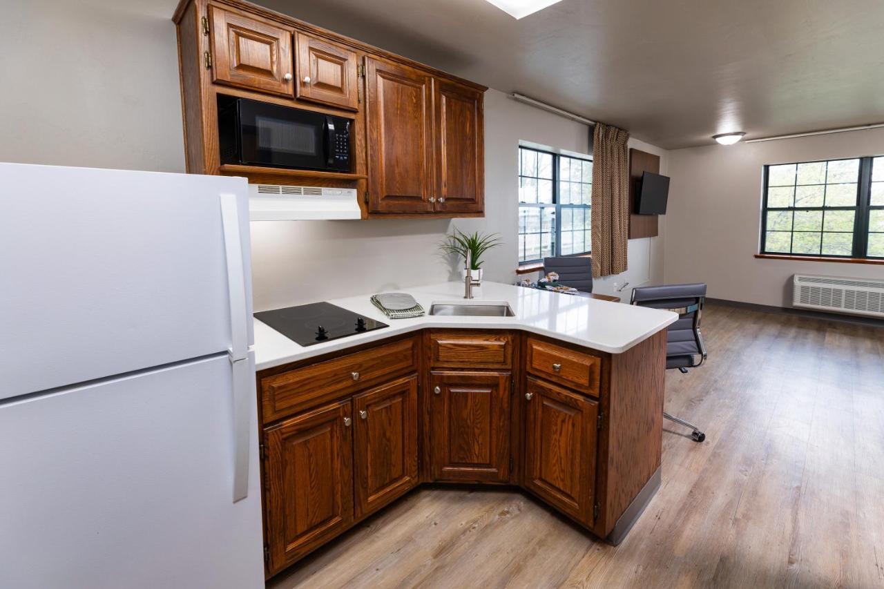 One-Bedroom King Suite at Extended Stay Airport