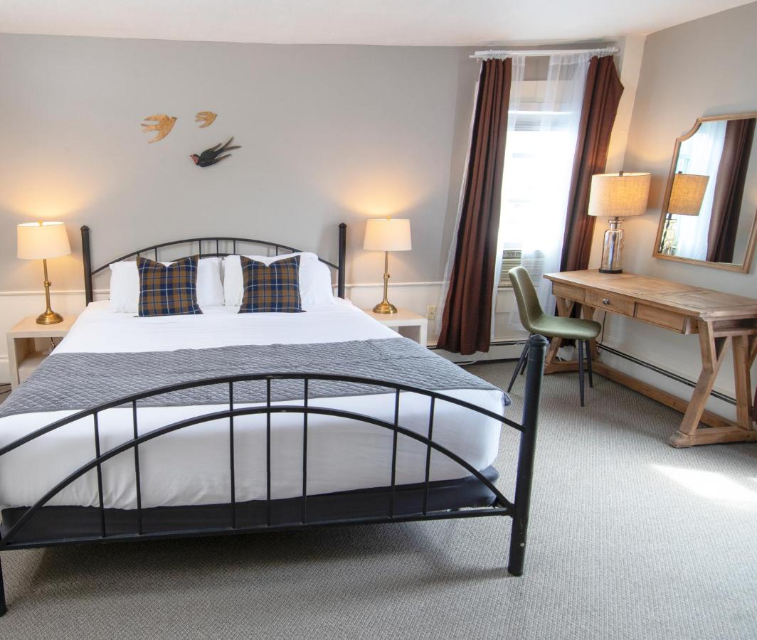 | The New London Inn