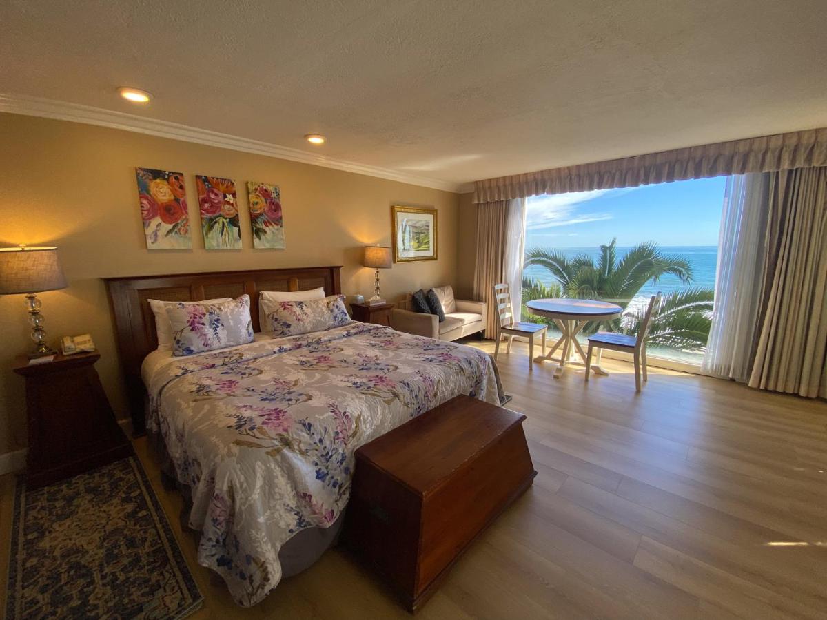 | Cliff House Inn