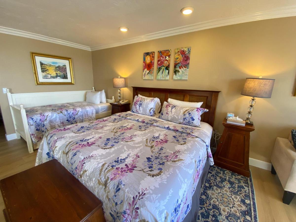 | Cliff House Inn
