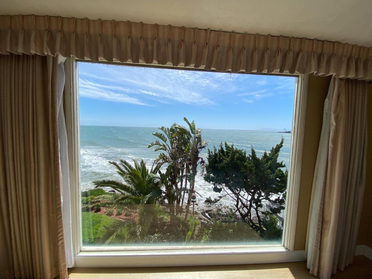 | Cliff House Inn