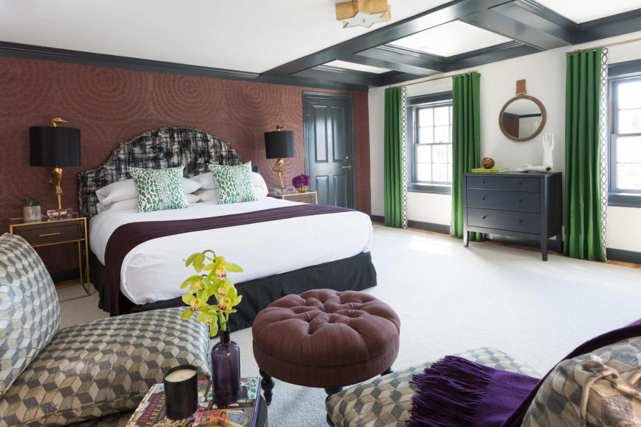 Deluxe King Room at The Merchant