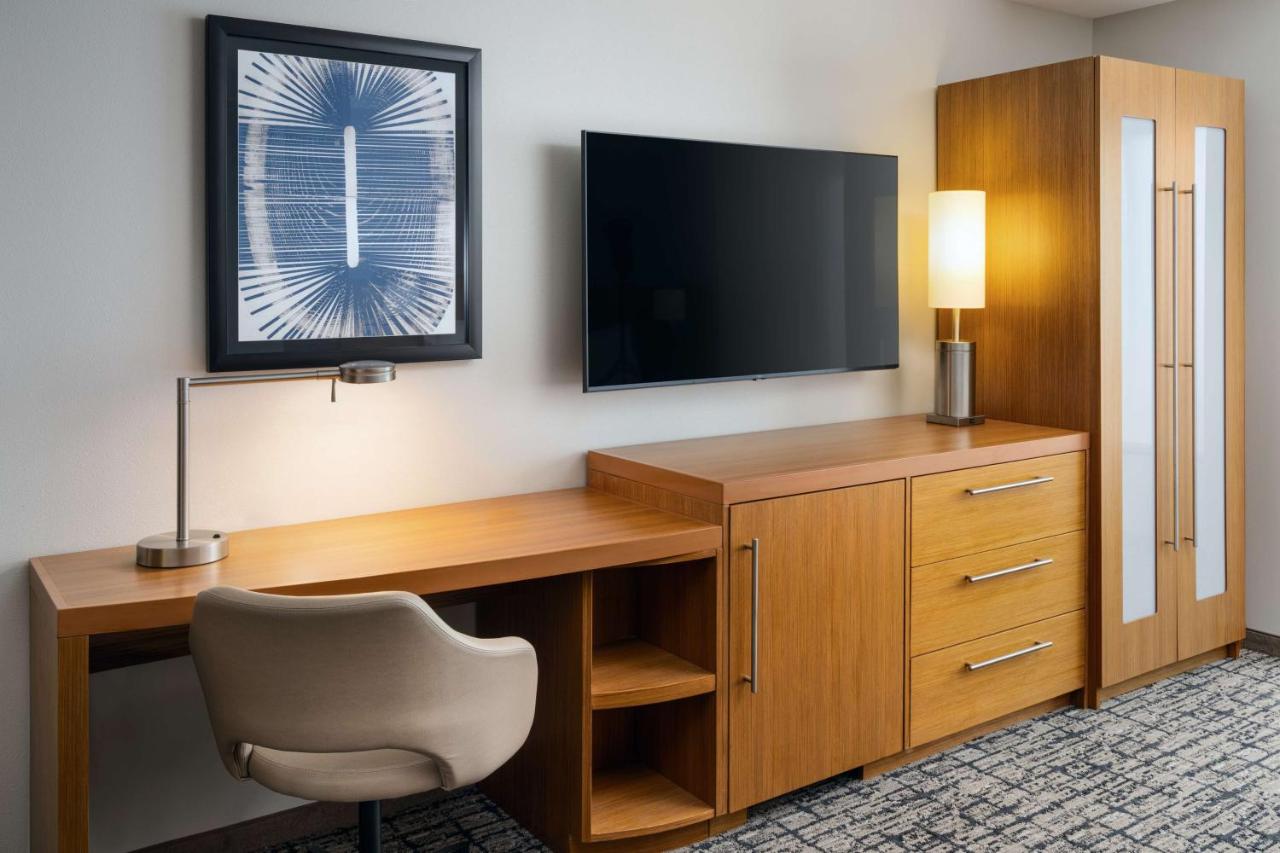 | Hyatt Place Canton