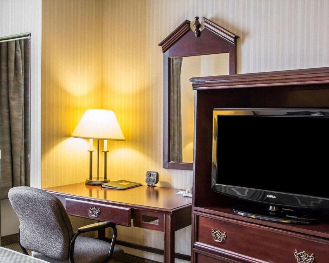 Deluxe King Suite - Non-Smoking at Comfort Suites McAlester
