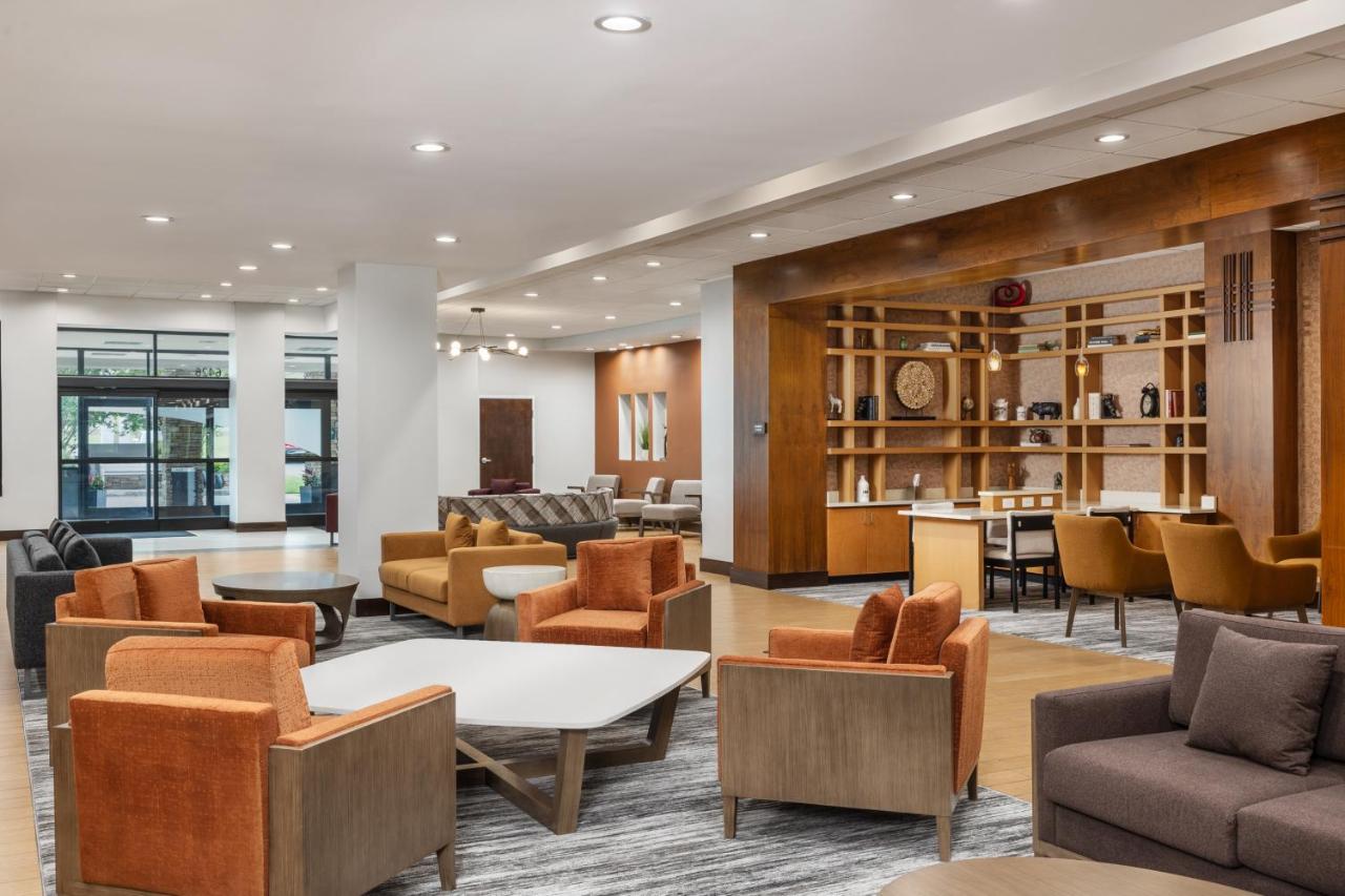| Holiday Inn Greensboro Airport