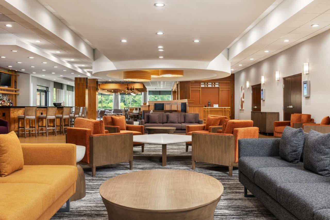| Holiday Inn Greensboro Airport