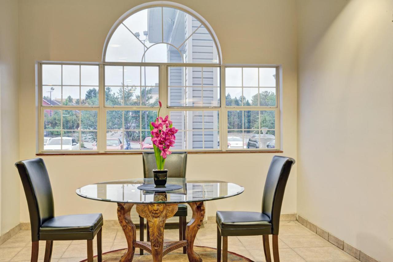 | Stay Express inn and Suites Atlanta Union City