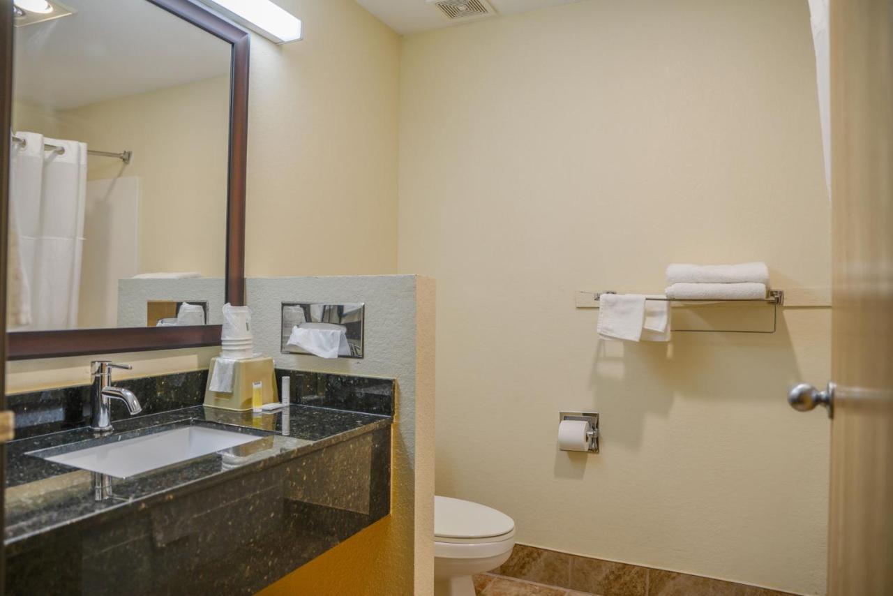 Deluxe King Suite at Days Inn by Wyndham Mount Vernon