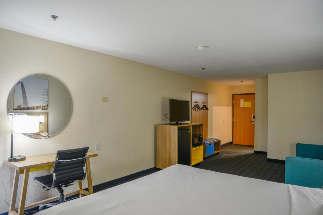 King Room - Disability Access/Non-Smoking at Days Inn by Wyndham Mount Vernon