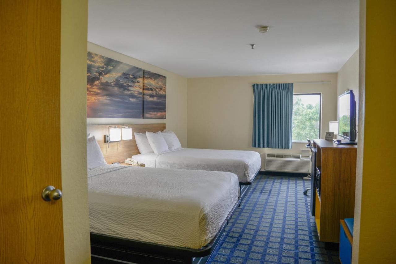 Double Room with Two Double Beds - Non-Smoking at Days Inn by Wyndham Mount Vernon