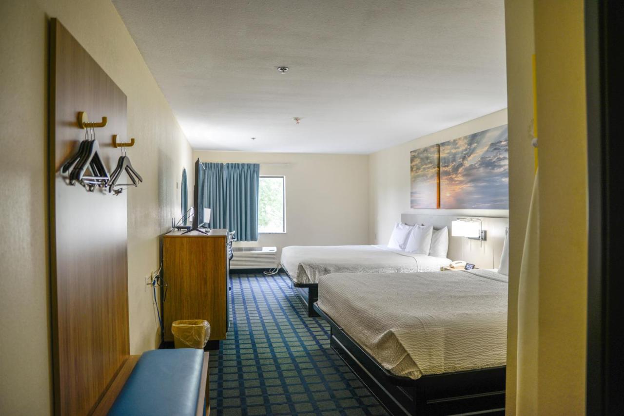 Double Room with Two Double Beds - Non-Smoking at Days Inn by Wyndham Mount Vernon