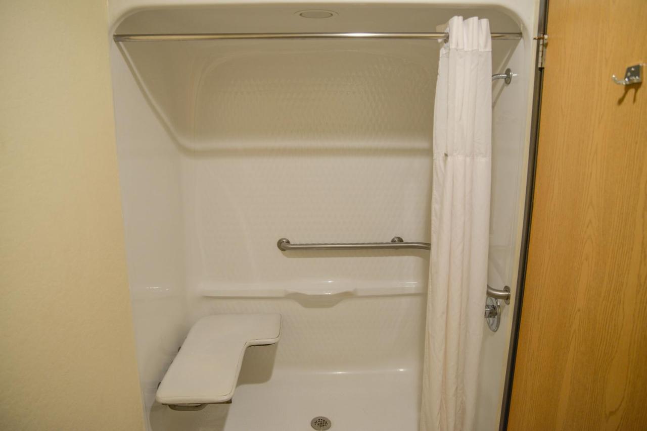 King Room - Disability Access/Non-Smoking at Days Inn by Wyndham Mount Vernon