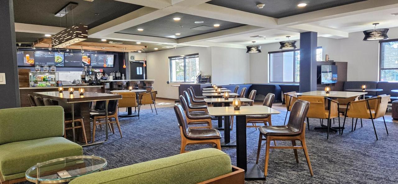 | Courtyard by Marriott Anchorage Airport