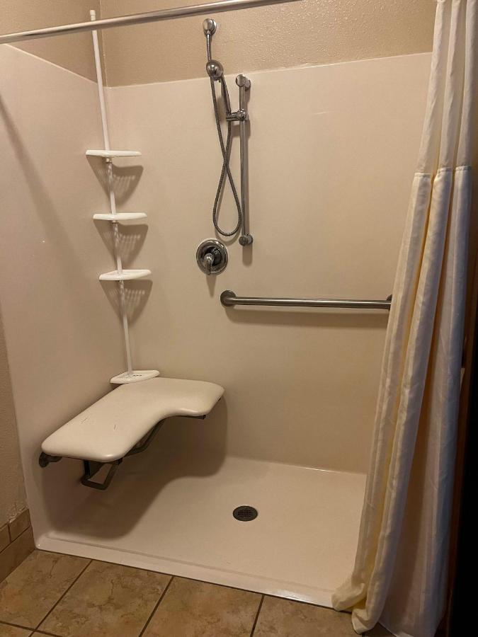 | Best Western Plus Landmark Hotel